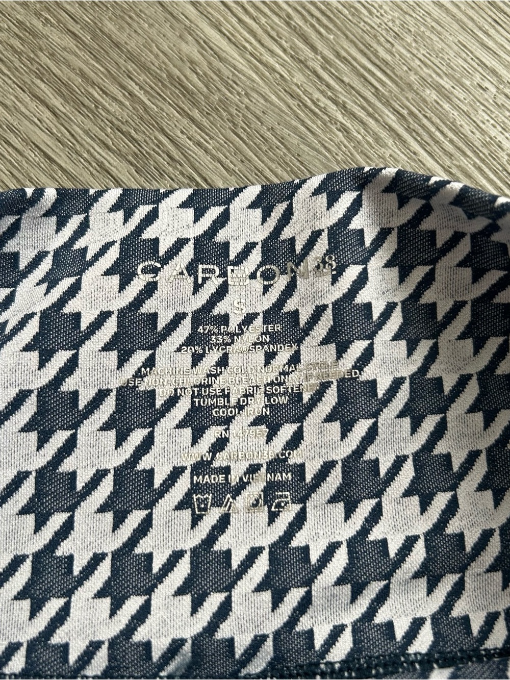 Carbon38 Houndstooth Jacquard 7/8 Active Leggings - French Navy & White - Picture 4 of 9